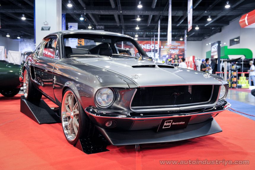 Old meets new at the 2014 Trans Sport Show image