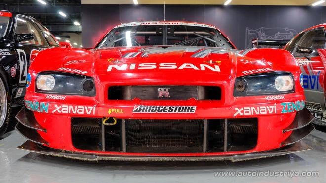 Bluebirds and Sunny Skylines: The Nissan Heritage Collection Zama Garage image