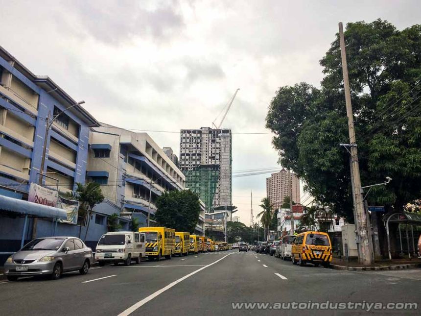 Common road markings and what they mean image