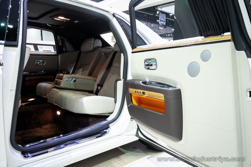 Bangkok 2016: Rolls-Royce Bespoke KoChaMongKol Ghost revealed image