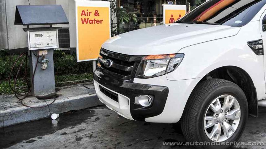 Etiquette Series: How to properly fill up at the gas station image