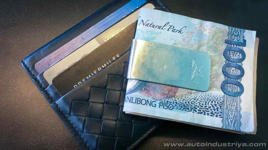 Etiquette Series: How to properly fill up at the gas station image