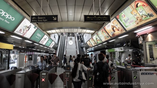 Road versus Rail? image