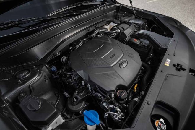 2019 Kia Telluride fires warning shots at Ford Explorer, Mazda CX-9 image