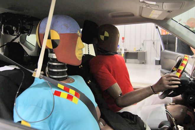 Hyundai develops multi-collision airbag image