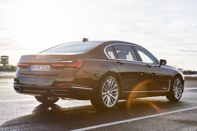 2020 BMW 745e goes green, gets up to 47 km/l image