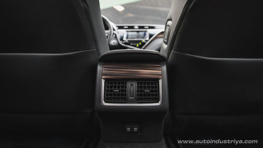 2019 Toyota Camry 2.5V image