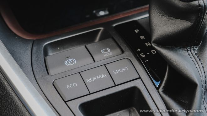 Can 2019 Toyota RAV4 be 30% more fuel efficient than before image