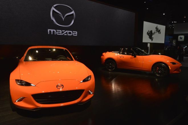 Mazda drops the top on MX-5 Miata 30th Anniversary Edition image