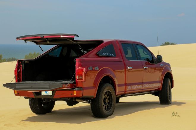Make your F-150 look like a Mustang with this bed cover image