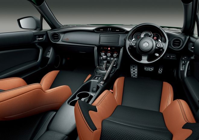 Toyota dresses the 86 in a new shade of green image