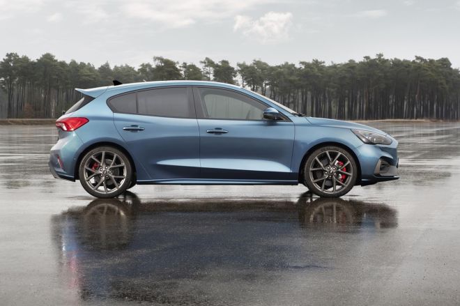 Ford builds on hot hatch lineup with the all-new Focus ST image