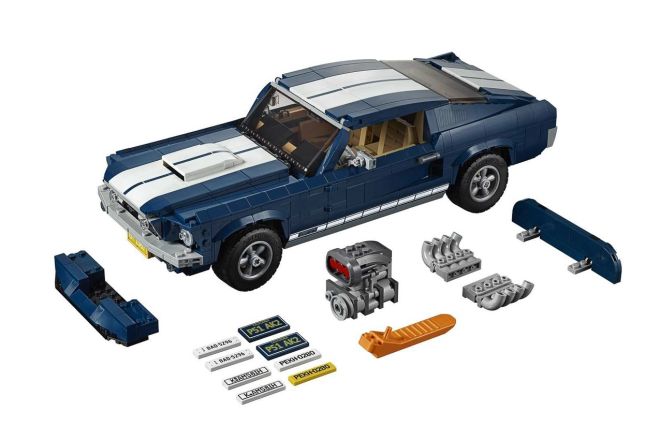 Lego goes old-school with 1960s-era Mustang Creator set image