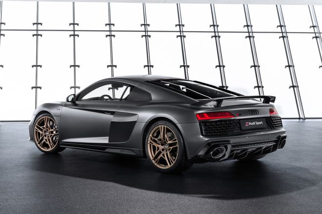 R8 V10 Decennium