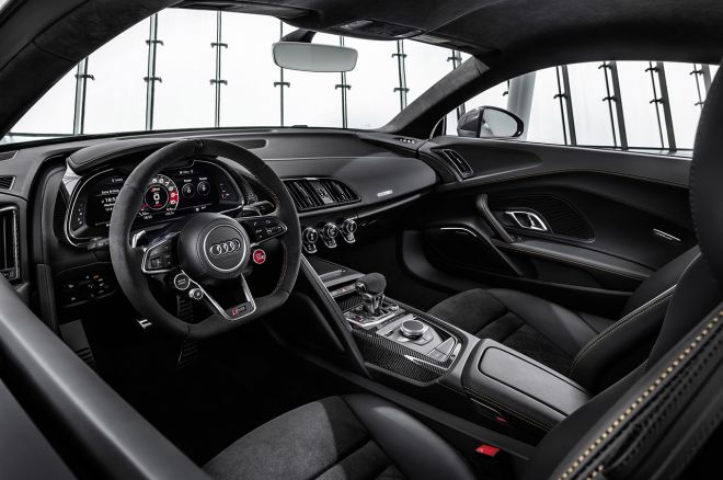 R8 V10 Decennium