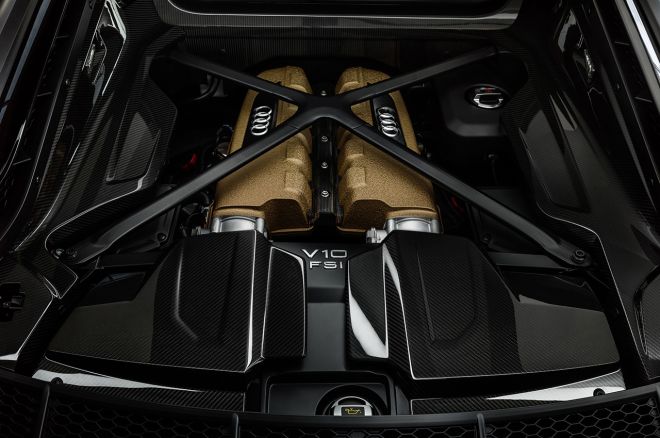 R8 V10 Decennium