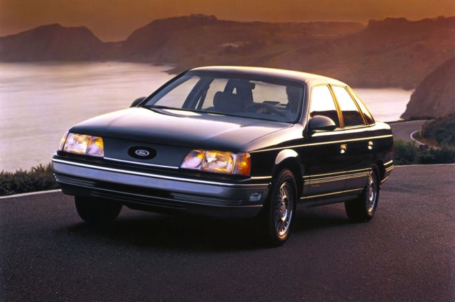 Last Ford Taurus rolls off the assembly line image