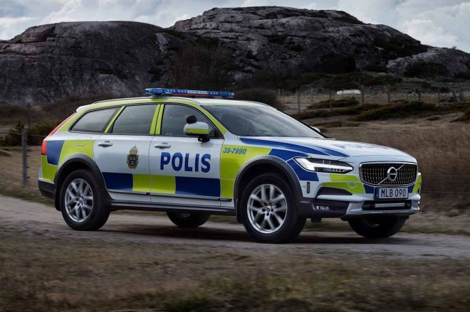 Speed cut: Volvo to limit (most) cars at 180 km/h by 2020 image