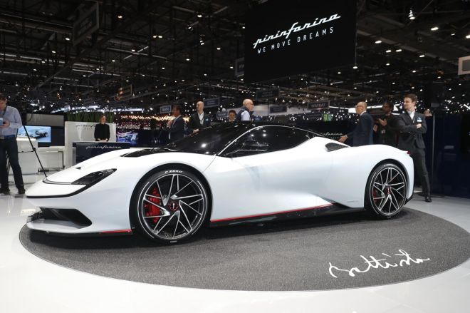Electric Pininfarina Battista has 1,900 HP, 350km/h top speed  image