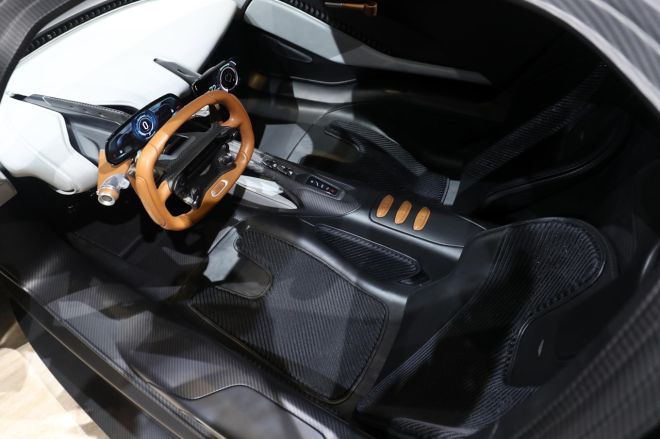 Aston Martin AM-RB 003 is a baby Valkyrie for the streets image