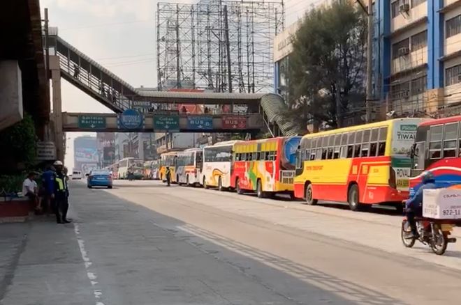 MMDA herds EDSA buses into yellow lane and gets the obvious results image