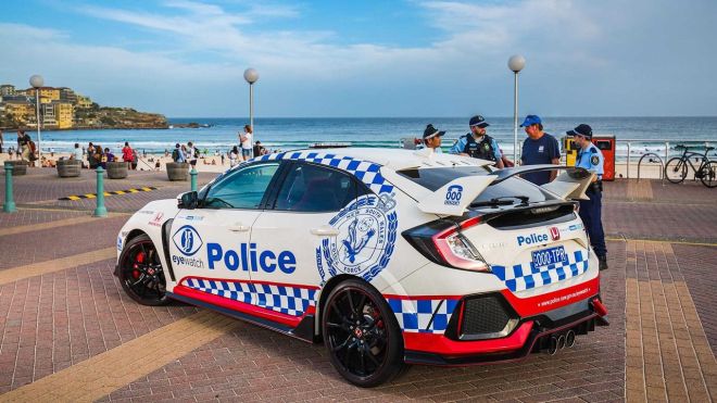 A Honda Civic Type R joins the police force in Australia image