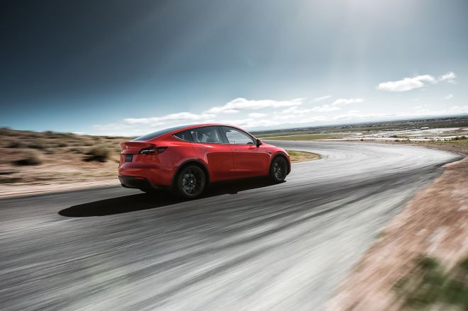 Top speed and range highlight unveiling of Tesla Model Y image