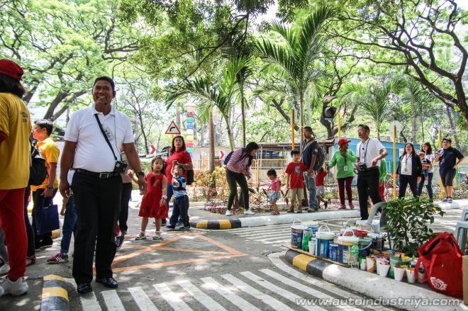 MMDA, Sesame Street team up to teach kids about road safety image