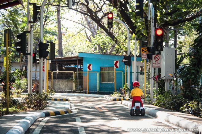 MMDA, Sesame Street team up to teach kids about road safety image