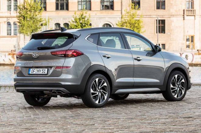 Drive past filling stations with the Hyundai Tucson CRDI hybrid image