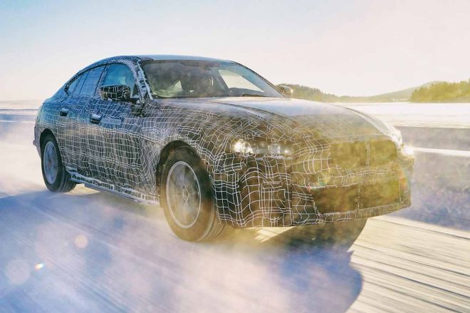 BMW i4 aims to be the ultimate (plug-in) driving machine image