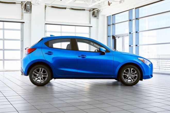 Toyota borrows the Mazda2 and turns it into a Yaris image
