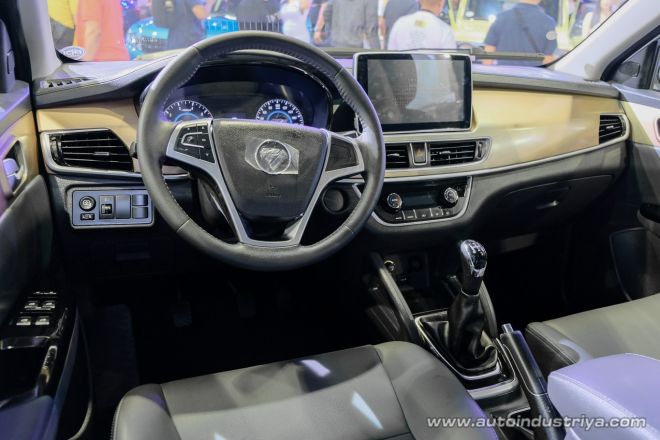 2019 Foton Gratour iM6 is a Php 698K Innova fighter image