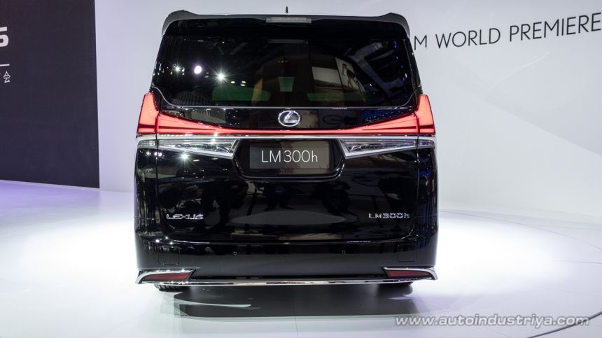 2020 Lexus LM upgrades Toyota Alphard from Business to First class image