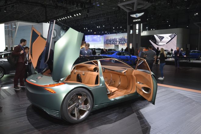 Hyundai Mint Concept is a drag show on wheels image