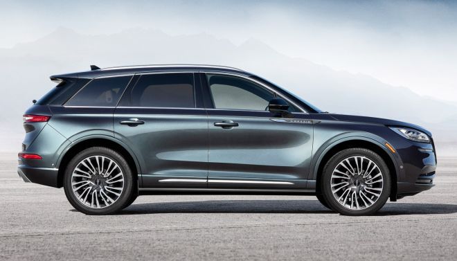This 2020 Corsair is the runt of the Lincoln Navigator