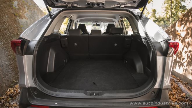 2019 Toyota Rav4 LE image