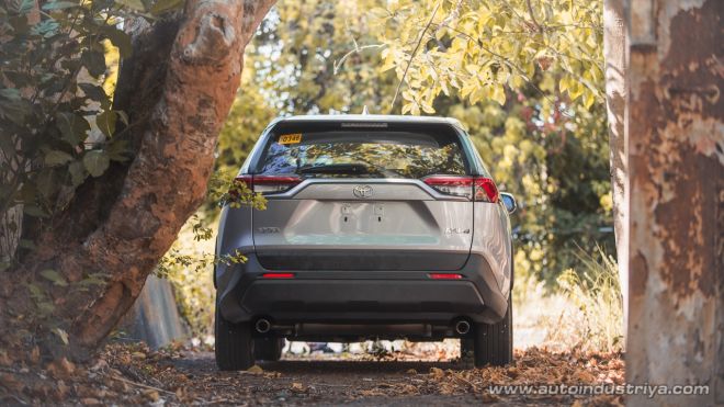 2019 Toyota Rav4 LE image