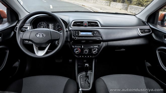 2019 Hyundai Reina image