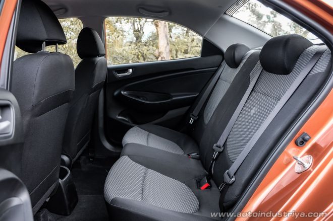 2019 Hyundai Reina image