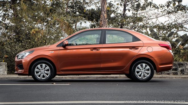 2019 Hyundai Reina image