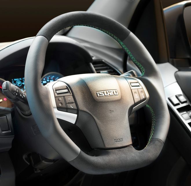 Isuzu D-Max XTR is built for extreme off-roading image