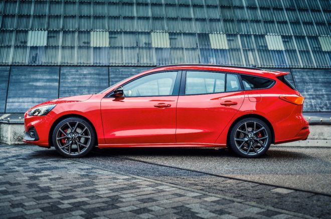 All-new Ford Focus ST Wagon is one hot grocery-getter image