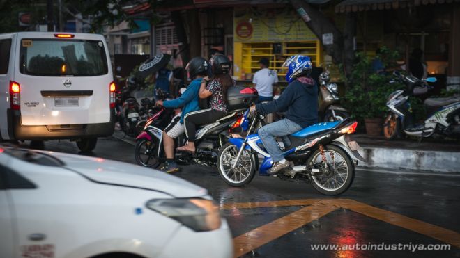 How to drive safely around bikers image