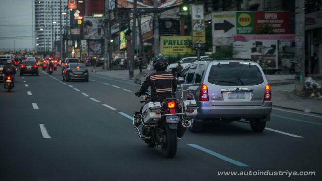 How to drive safely around bikers image