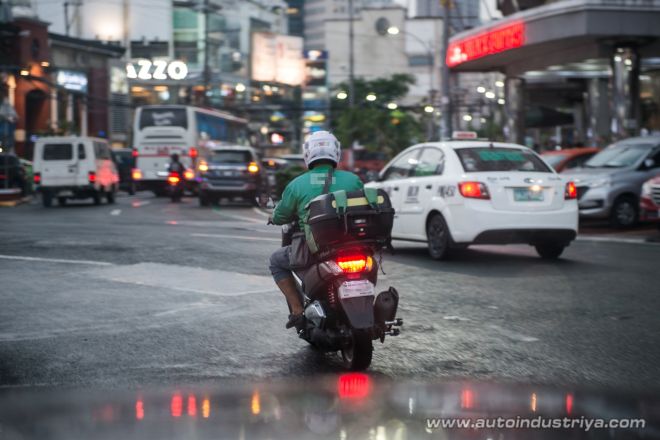 How to drive safely around bikers image