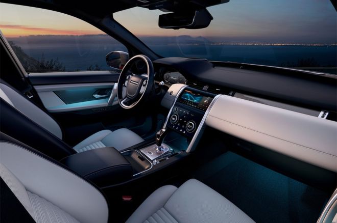 2020 Land Rover Discovery Sport image