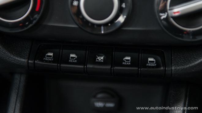 2019 Hyundai Reina 1.4 MT image