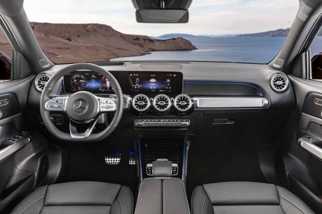 2020 Mercedes-Benz GLB can seat seven without the bulk image