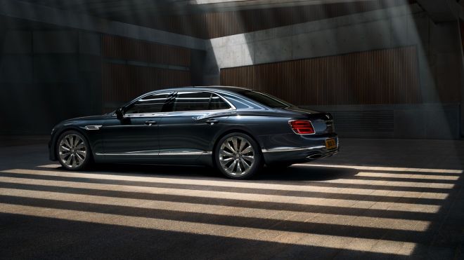 2020 Bentley Flying Spur debuts image